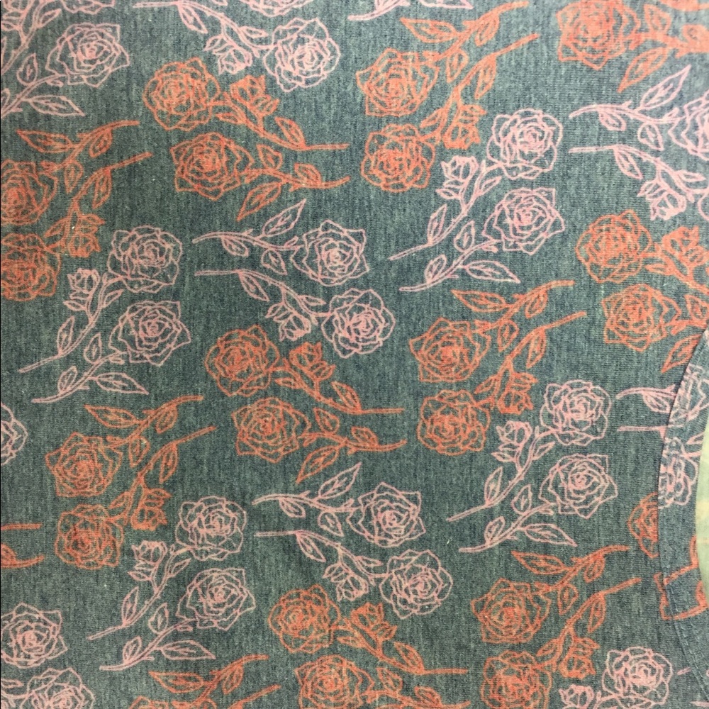 Small lularoe classic - Picture 2 of 2